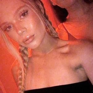 Meet your Posher, Ariel